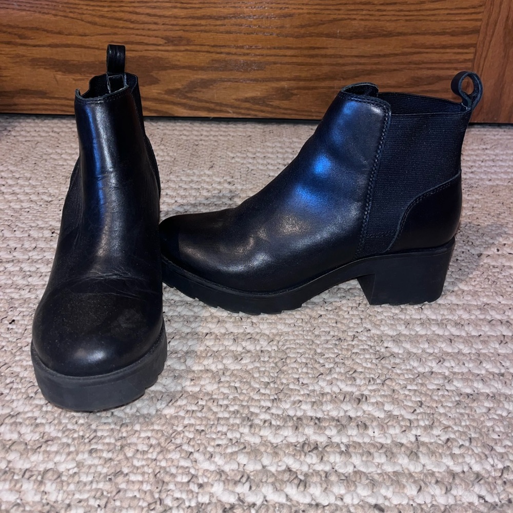 ALDO Chunky Chelsea Ankle Boots in Black Women’s Size 6.5